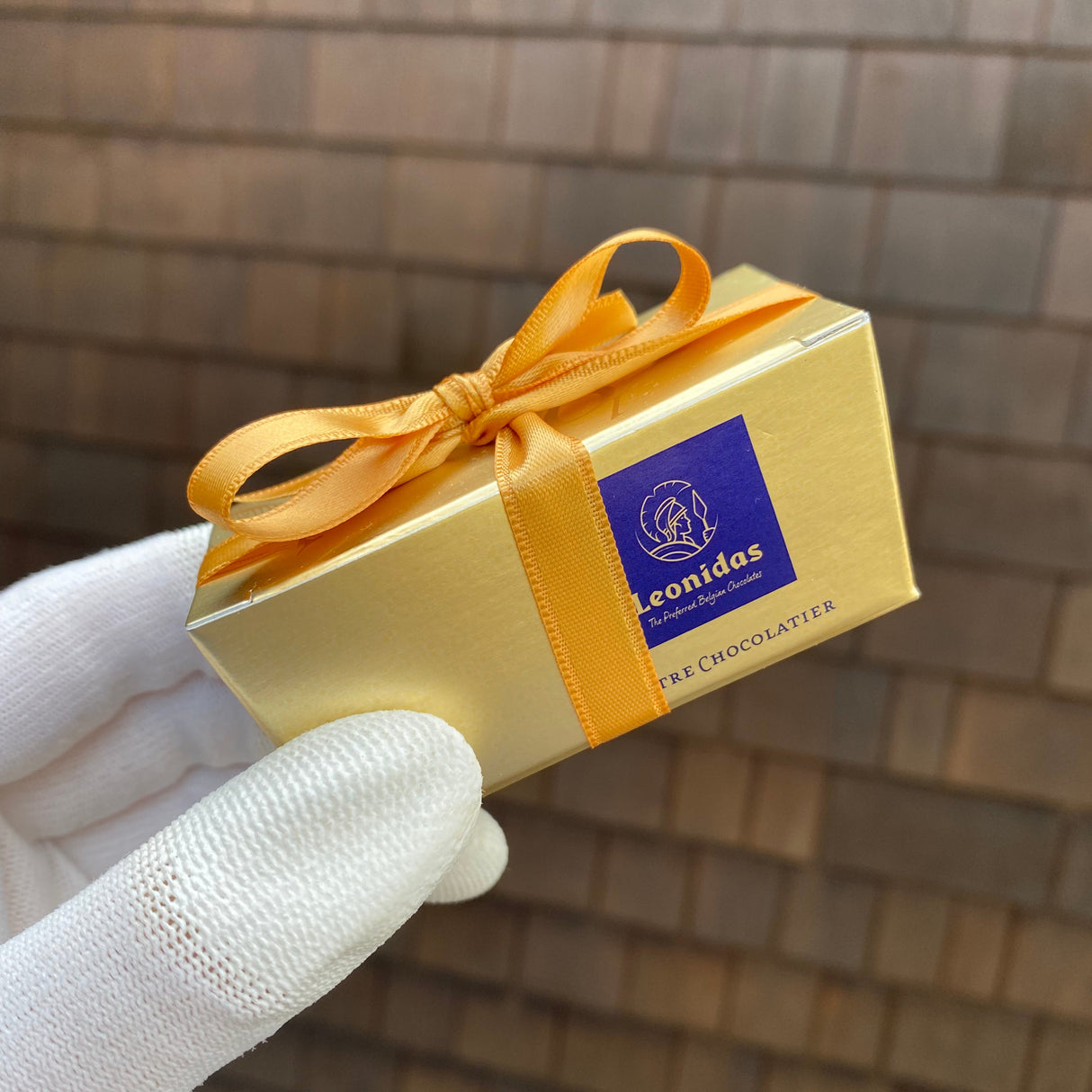 2 piece Leonidas USA gift