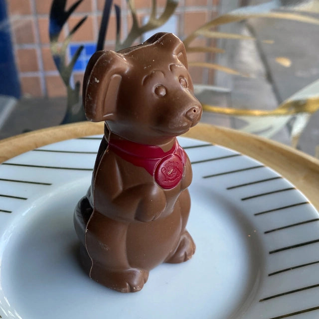 Leonidas Figurine - Dog - Love + Chocolate