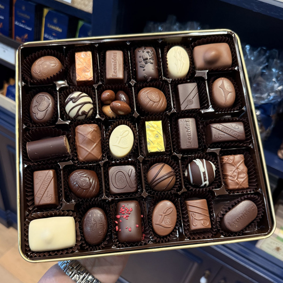 Leonidas Gift Tin - Gold 30pc