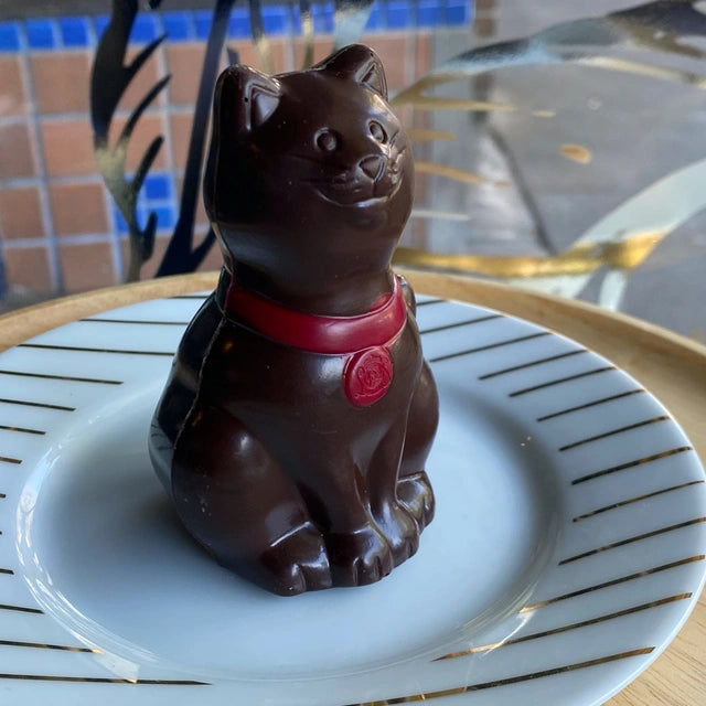 Leonidas Figurine - Cat - Love + Chocolate