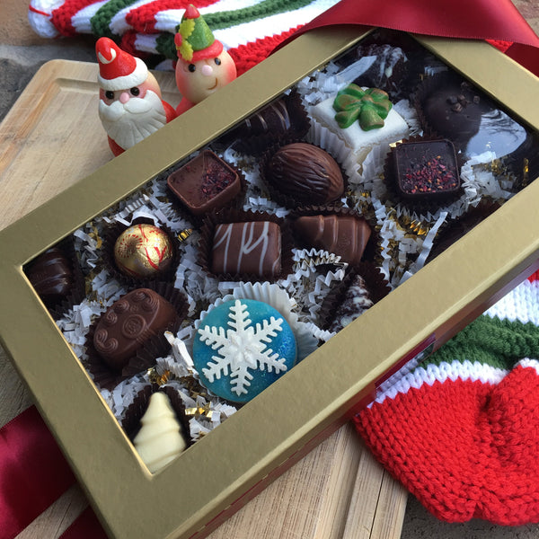 Holiday Themed Gift Box - 22 Piece